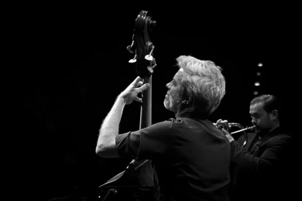 Babiogórskie Bajania: Gwarowe opowieści i jazz na Zamku Suskim
