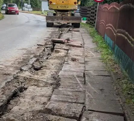 Ruszył remont chodnika w Bystrej Podhalańskiej – poprawi się bezpieczeństwo pieszych