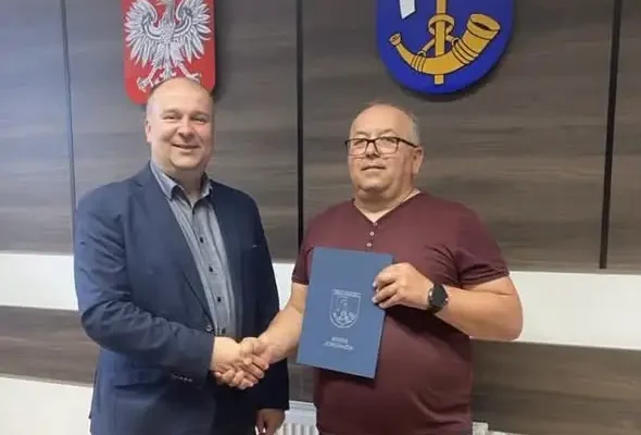 Gmina Jordanów wspiera strażaków z Toporzyska. Podpisano umowę na nowy sprzęt