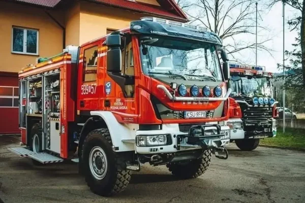 Wypadek dwóch ciężarówek w Sidzinie – interweniowali strażacy z OSP Bystra